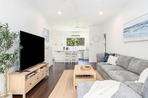 Torquay House | Caba-Rita Palms