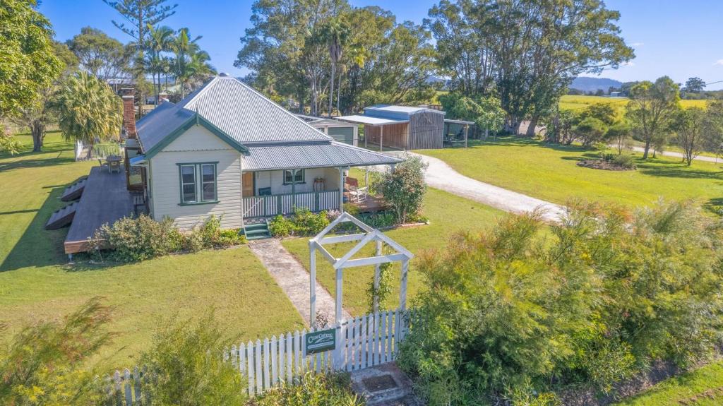 Goodwood Island House | Cane Cutters Cottage