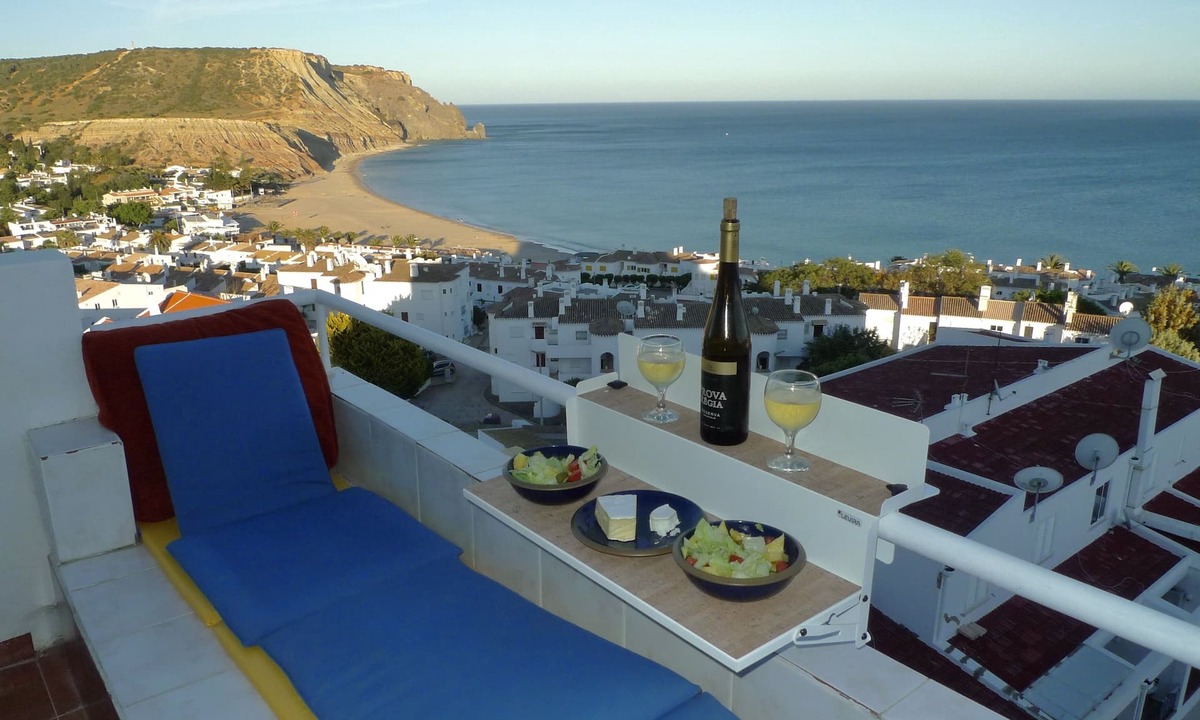 Praia da Luz Apartment | Casa Cian Luxury 8th floor apartment with stunning 270° Sea View,140m from beach