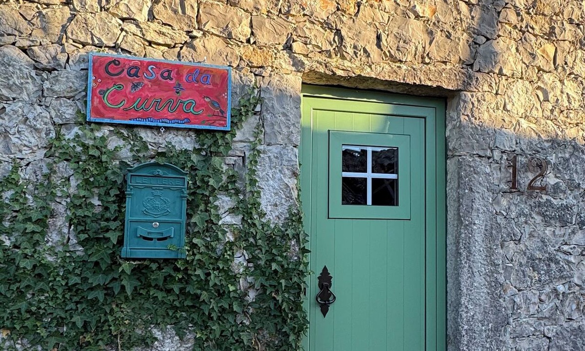 Porto de Mos Cottage | Casa da Curva Restored stone barn, with natural pool, trails and olive groves.