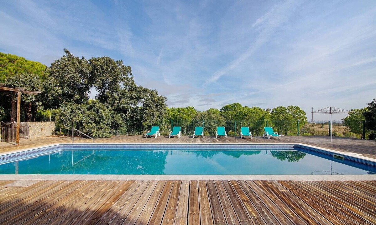 Pedra Arrancada House | Casa de Campo Vale do Asno – Bungalow '2' with Shared Pool, Wi-Fi & Air Conditioning