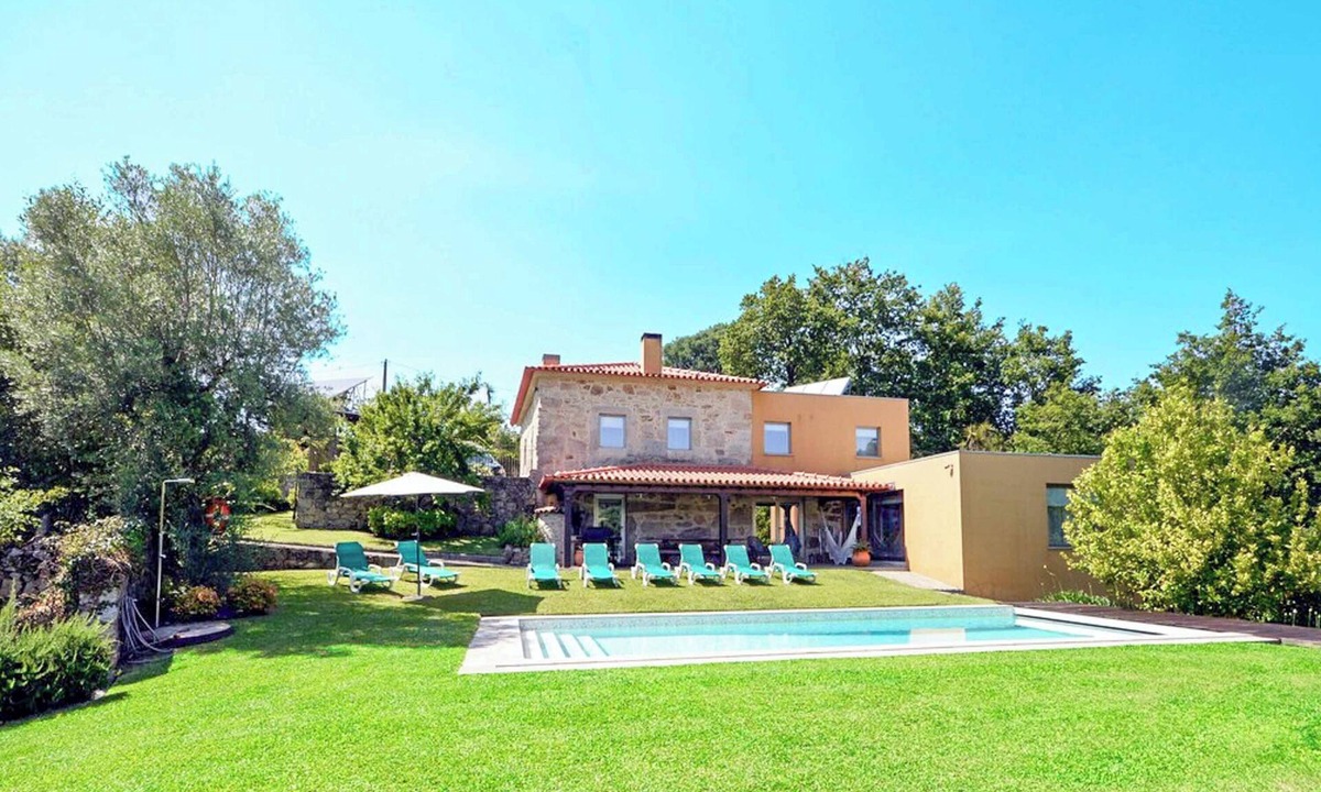 Paredes de Coura Villa | Casa de Eiro - Five Bedroom Villa, Sleeps 10