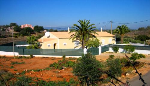 Monte Raposo House | Casa Lima Reis