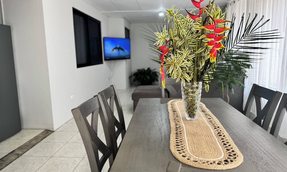 San Ramon House | Casa Marta Spacious home for families & groups
