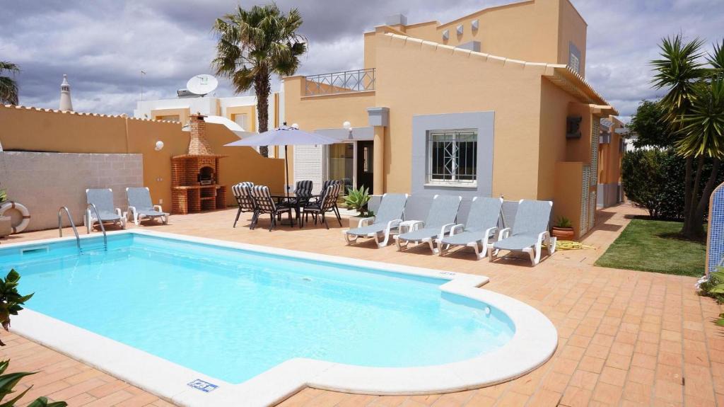 Castelo Villa | Casa Netos