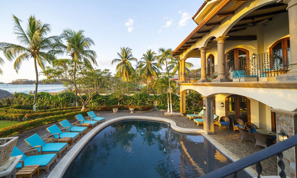 Potrero Villa | Casa Taj*beachfront*chef service*housekeeping*6 BR