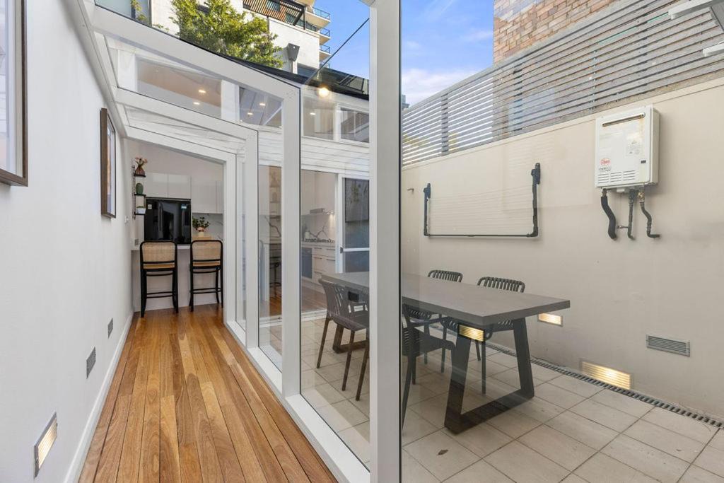 Pyrmont Apartment | Central Pyrmont House for 8 with Outdoor Dining