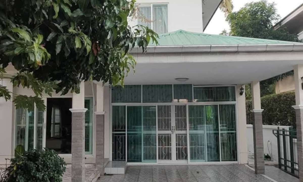 Minburi House | Charming 3-Bedroom House with Pool Near Lat Krabang Airport