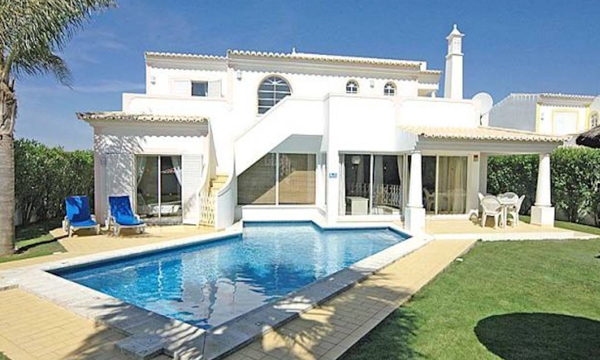 Castelo Villa | Charming Albufeira Villa | Villa Gale Gwenda | 3 Bedrooms | Close to Beach