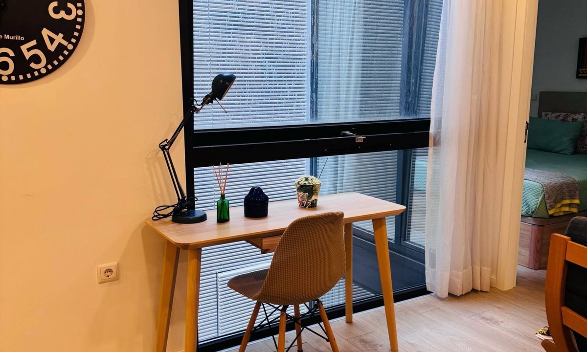 Vera Cruz Apartment | Charming Central Stay in Aveiro, walk to Canals & Cafes