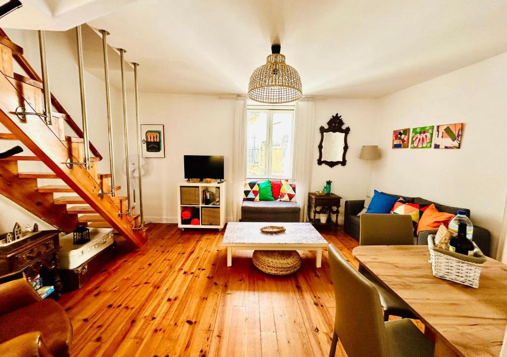 Sao Cristovao e Sao Lourenco Apartment | Charming Historic Duplex