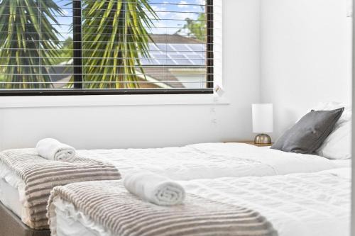 Castle Hill House | Charming & Tranquil Getaway- Walk to Cafés shops