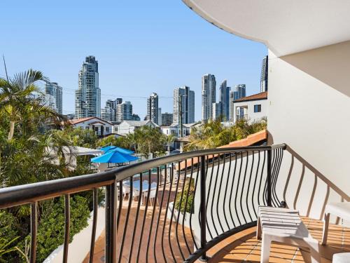 Surfers Paradise Apartment | Chevron Palms