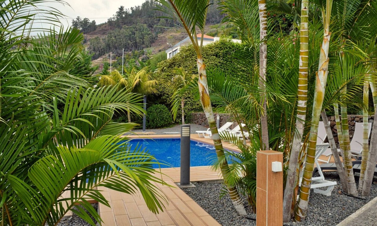 Arco da Calheta Apartment | Cicas Studio, a Home in Madeira