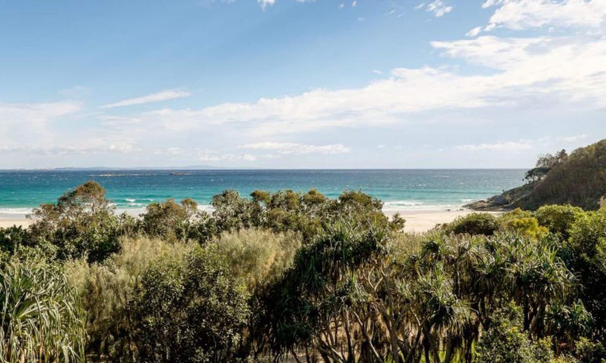 Point Lookout House | Claytons 1 | 4 bedrooms, 2 bathroom, beach front - wonderful!
