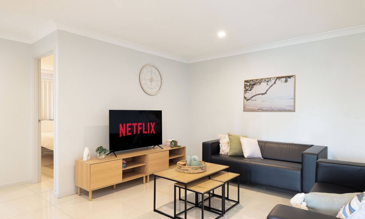 Rocklea Apartment | Clean Rocklea 2BR | Parking | Kitchen | 121D2