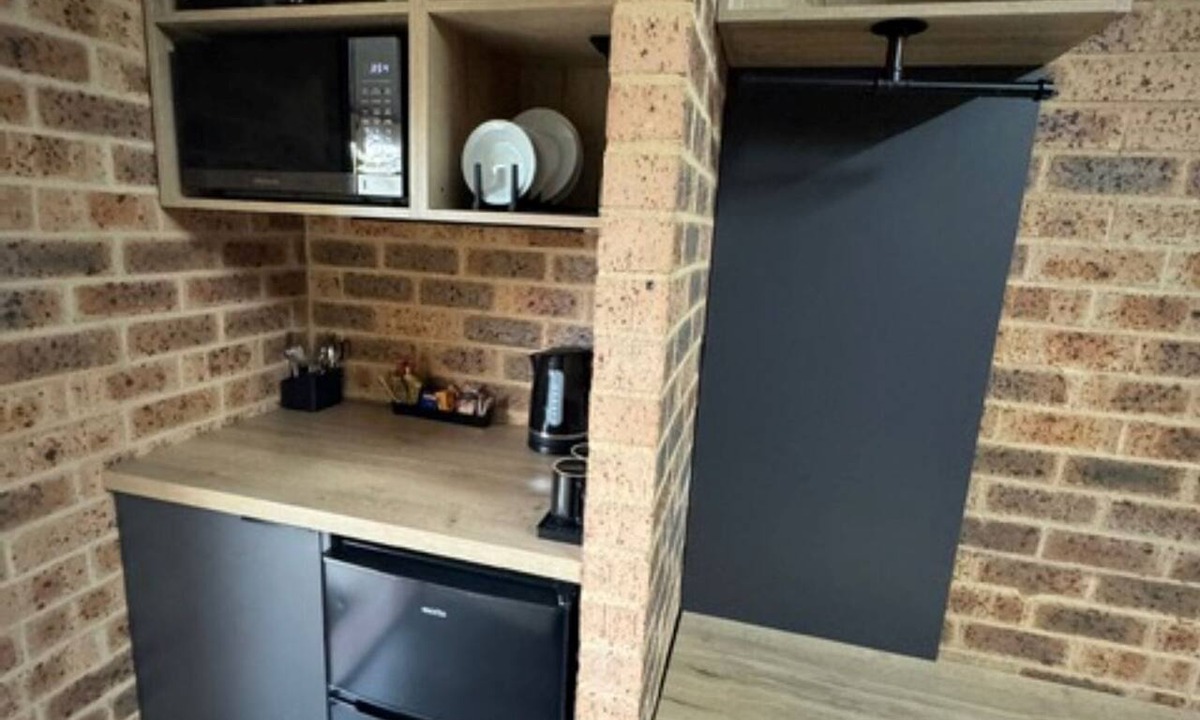 Coonabarabran Hotel | Clock Tower Motor Inn