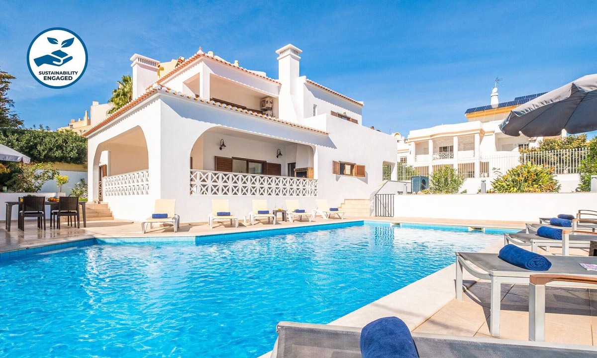 Montechoro Villa | Comfort and fun with heatable pool and BBQ