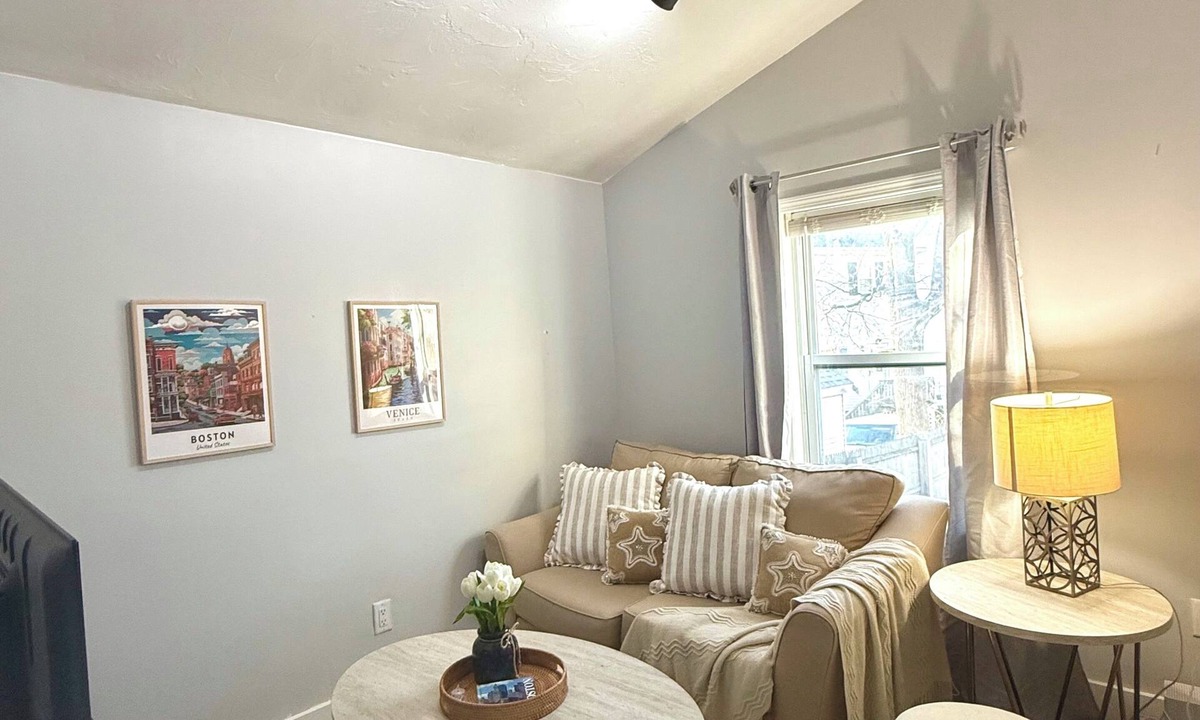 Dedham Apartment | Comfortable 2-BR Apt, Eat-In Kitchen & Parking, Quiet Location+Train to Boston