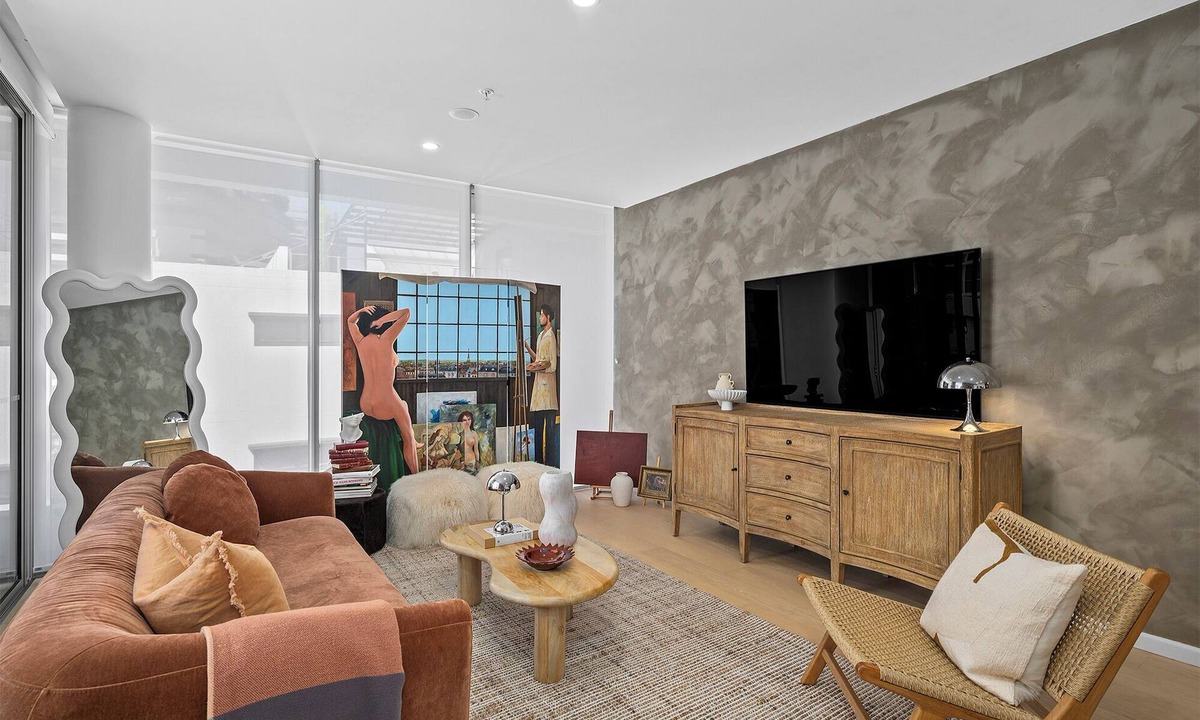 Newstead Apartment | Condo in Newstead