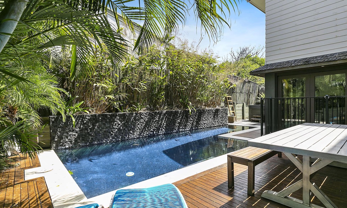 Yaroomba House | Coolum Beach House 50 metres to the beach - Pet Friendly