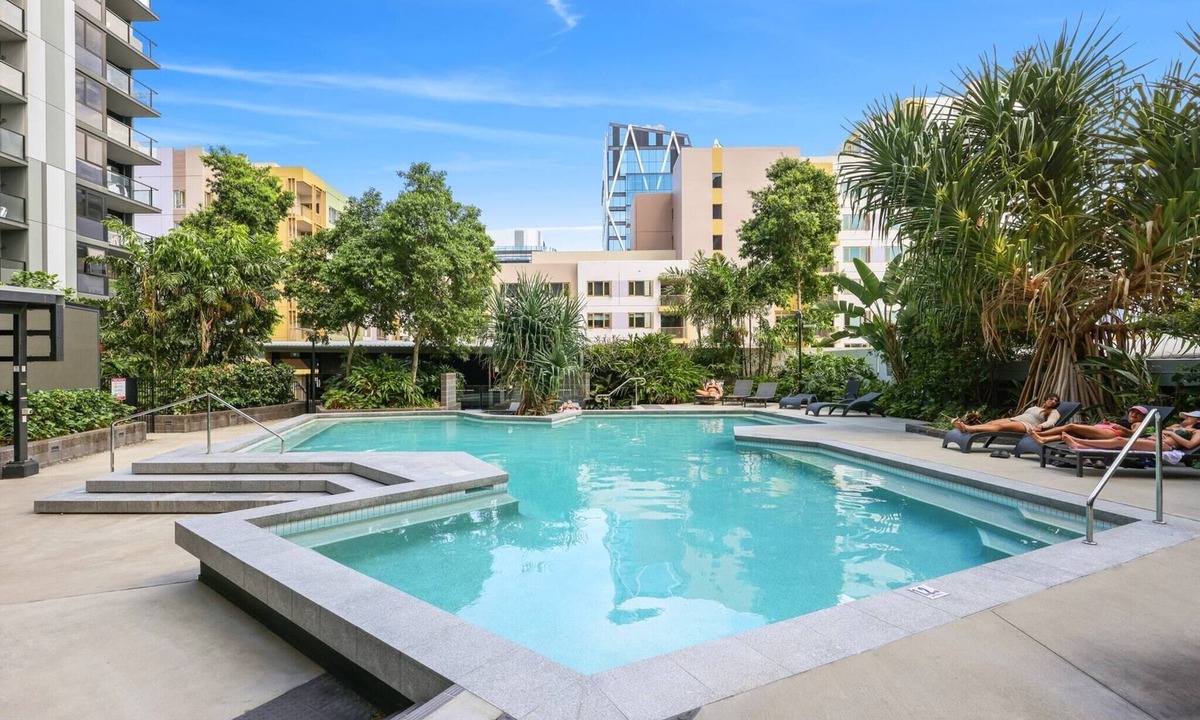Bowen Hills Apartment | Cosy 2-Bed with Pool, Bbq Area and Secure Parking