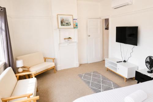 Haberfield Hotel | Cosy 3 Bedroom Apartment In Trendy Haberfield