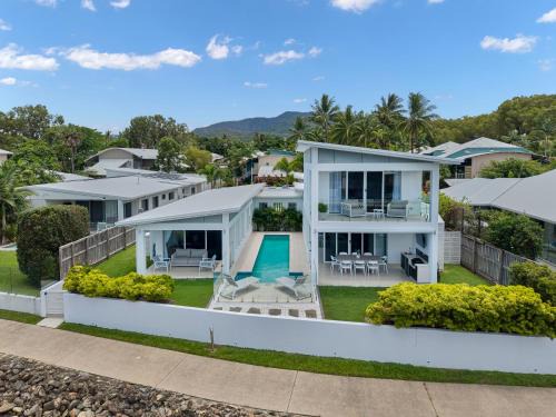 Trinity Beach House | Deja View Trinity Beach
