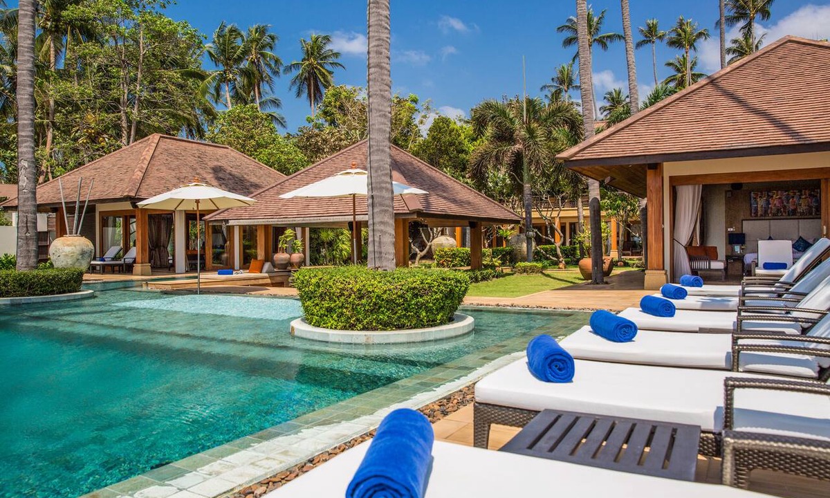 Na Mueang Villa | Designer 6BR Beachfront Villa | Laem Sor