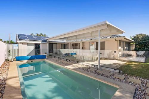 Minyama House | Designer Beach House with Pool, Firepit and Kayaks