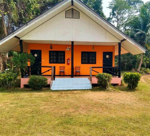 Koh Chang Tai House | Diamond hill salak phet