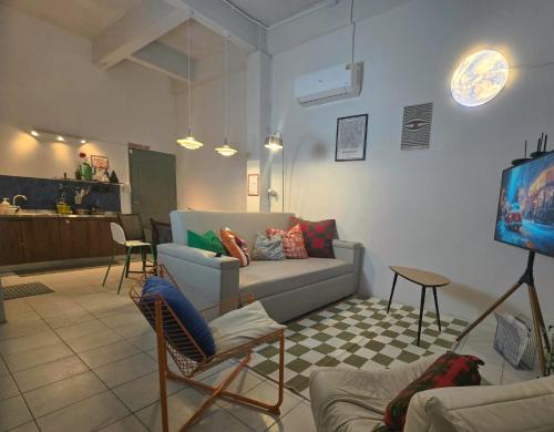 Saphan Sung House | Dramatic Exit Bangkok - Cozy Loft House near Suvarnabhumi Airport