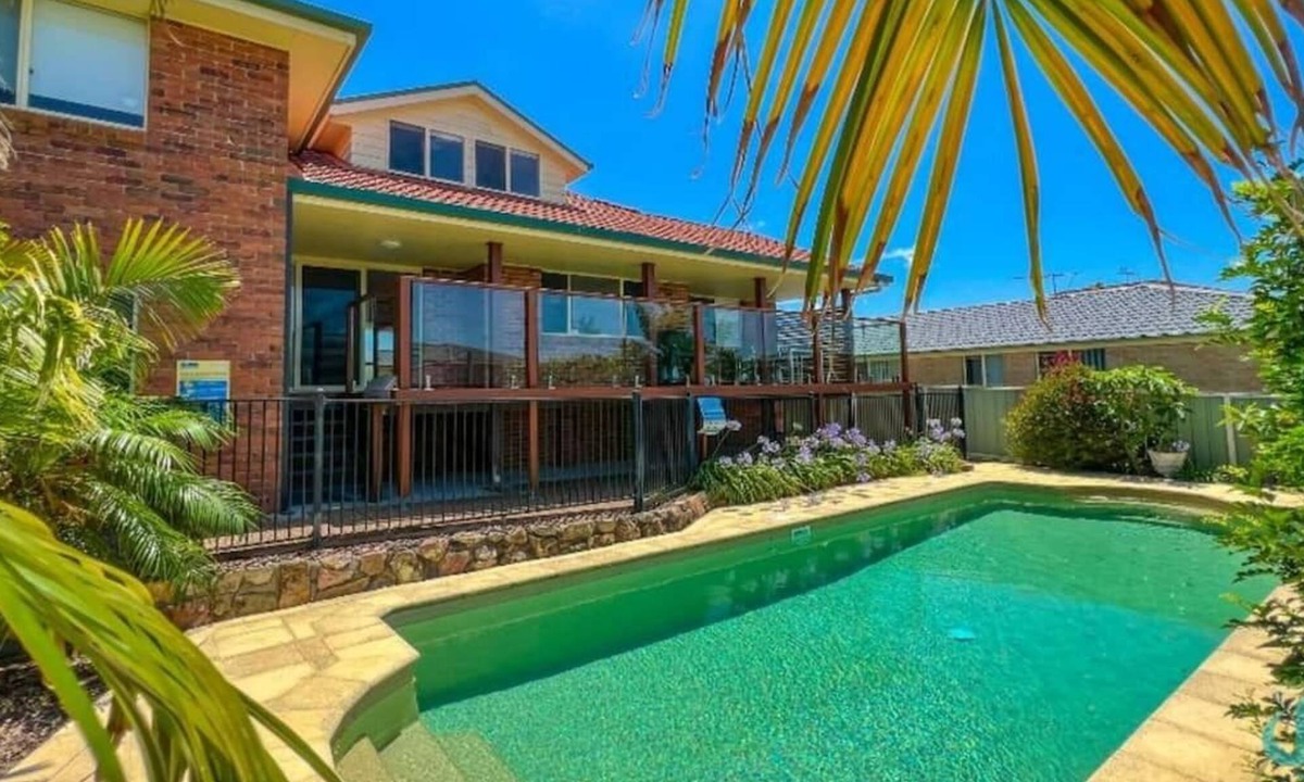 Caves Beach House | Ebbtide at Caves- Private pool - minutes to beach