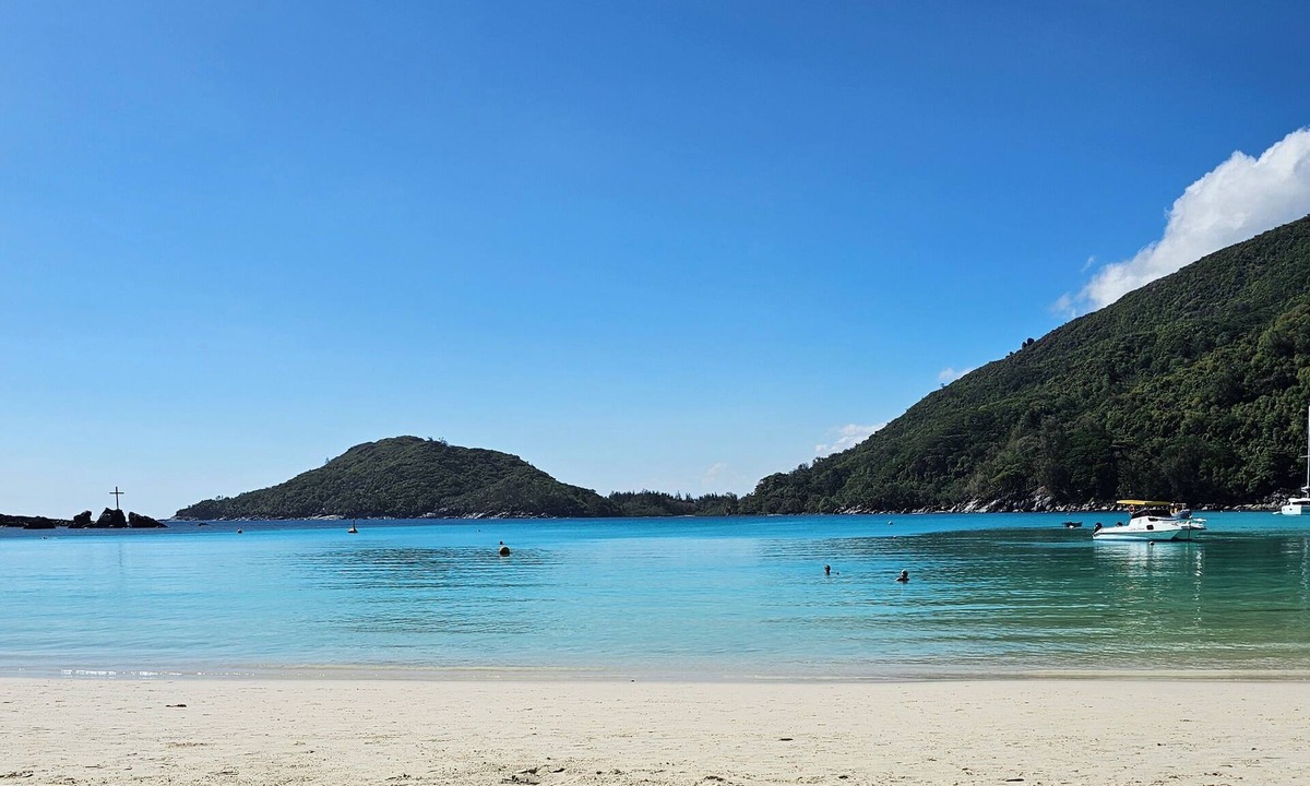 Port Glaud Hotel | Eden’s Holiday Villas