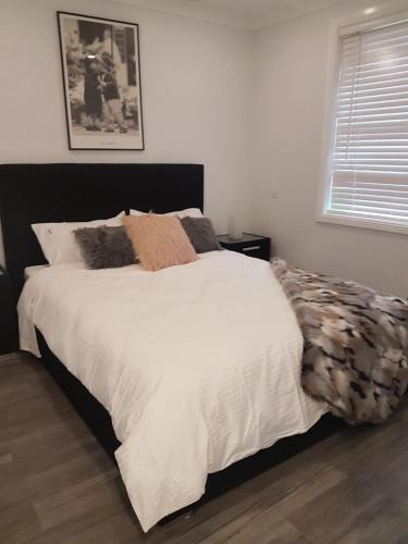 Glenwood Apartment | Edwin Place Apartment