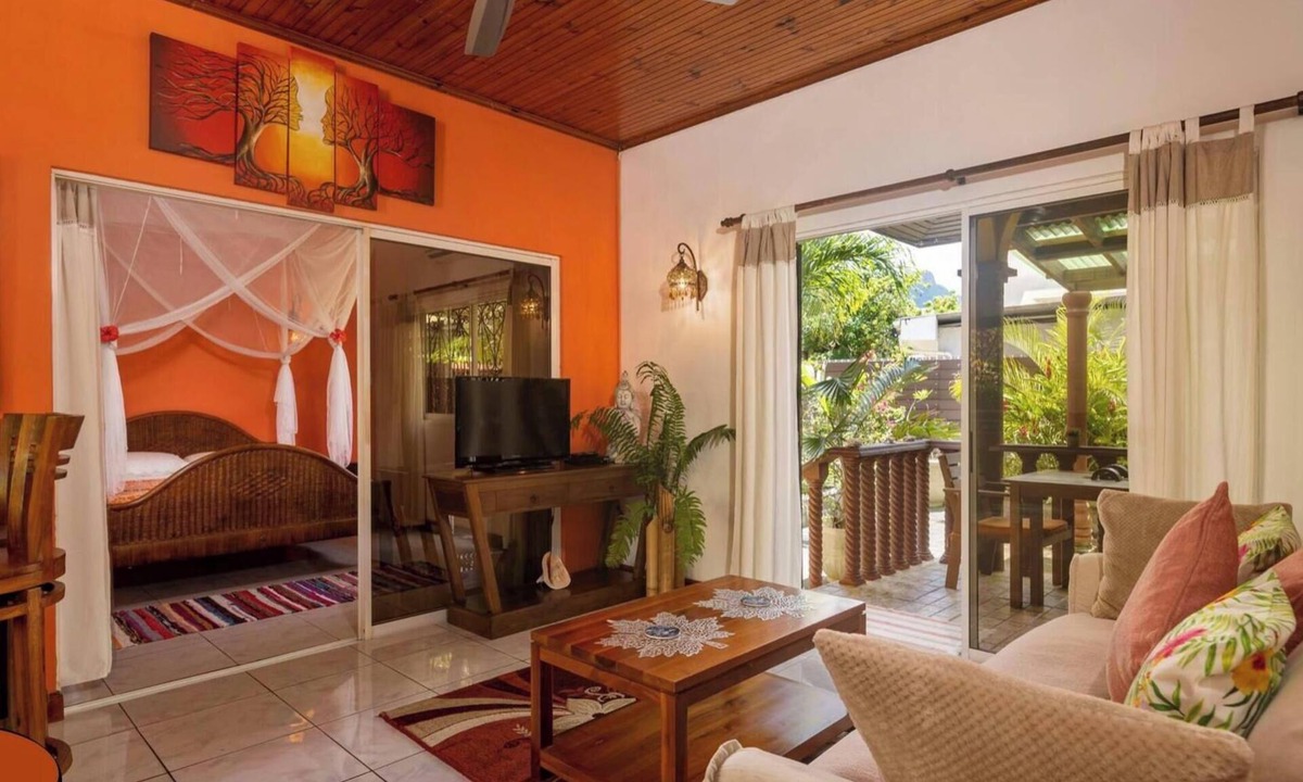Zig Zag Ward Villa | Effi Mountain View Colibri Villa
