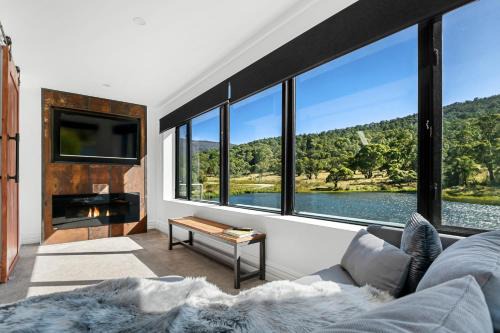 Crackenback House | Elbert at Lake Crackenback Resort