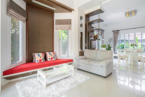 Nong Kwai Villa | Elegant and Modern Home at Sansaran Villa Chiang Mai