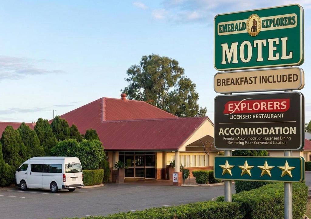 Emerald Hotel | Emerald Explorers Inn
