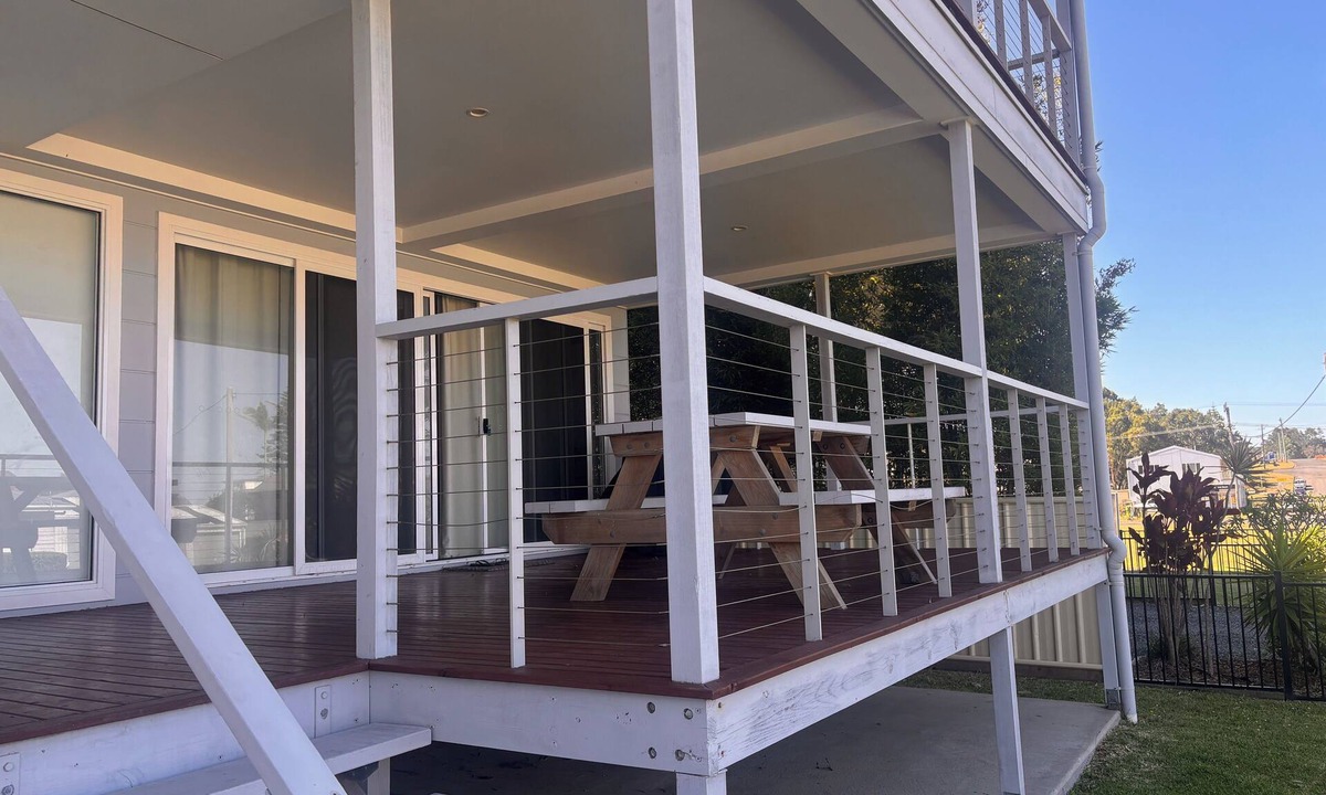 Diamond Beach House | Enjoy the sandy feet and salty hair while staying at The Lodge Diamond Beach