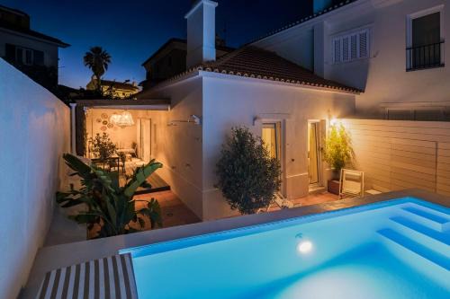 Parede House | Entire Home with Private Pool near Beach and Lisbon