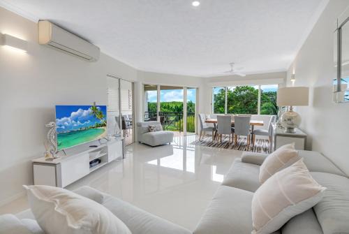 Cairns North Apartment | Escape Ordinary Stay Somewhere Exceptional - Waterfront 3 Bedroom Cairns Condo