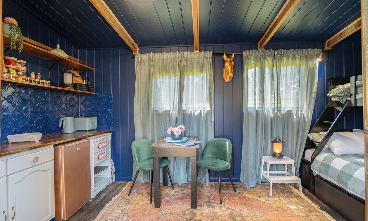 Gheerulla Cabin | Escape to our unique farmstay. Room to breathe and space to move.