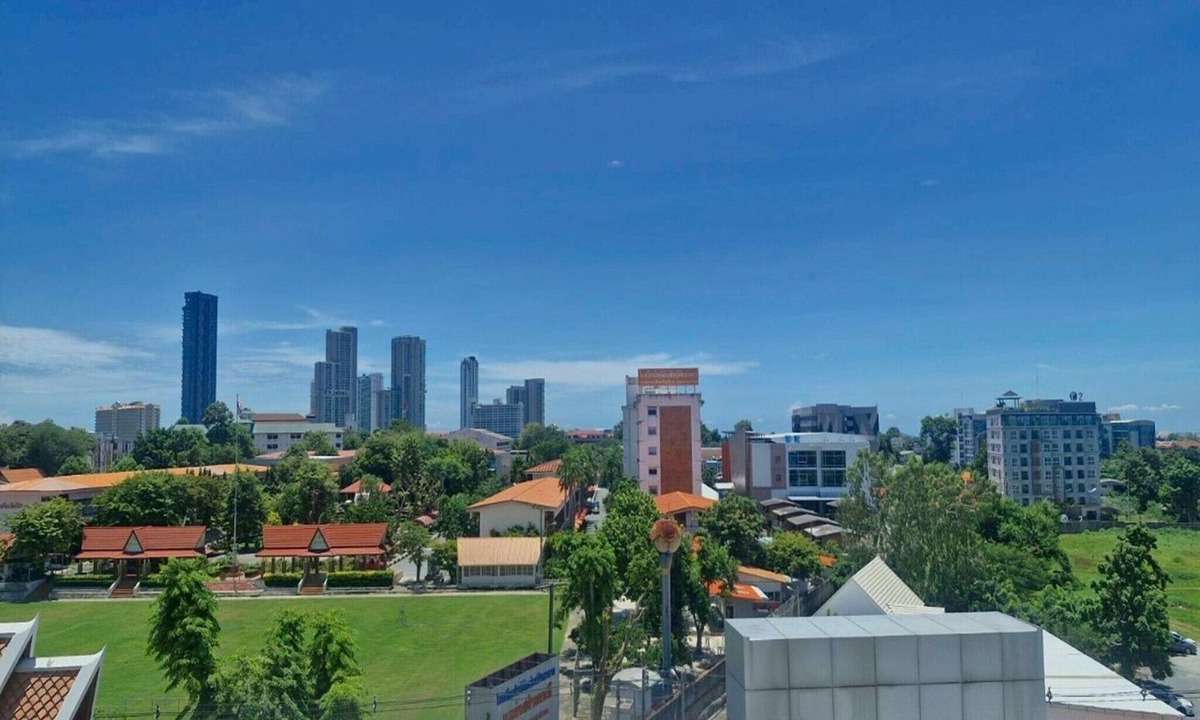 North Pattaya House | Executive Comfort | Free Pool Access & Parking
