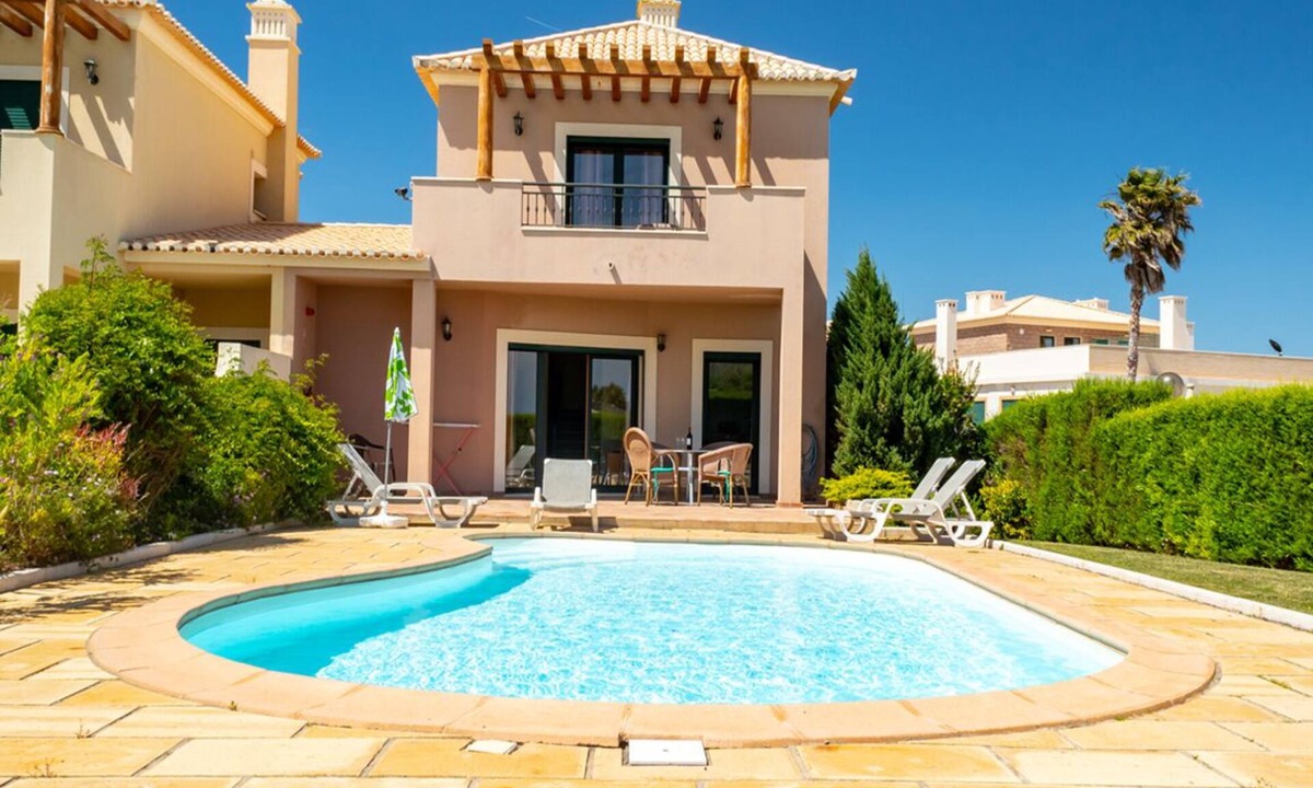 Burgau House | Fabulous end house has Sea View, full A/C, own pool, walk to Burgau Beach