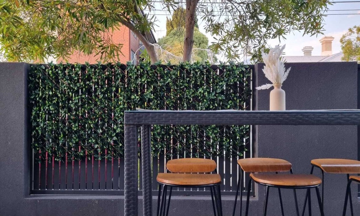 Balaclava Apartment | Feeling Connected - Balaclava