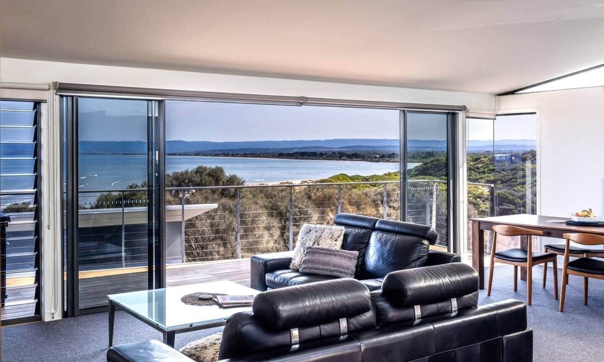 Coles Bay House | Footprints 1 -Elevated Coastal Luxury with Endless Bay Views