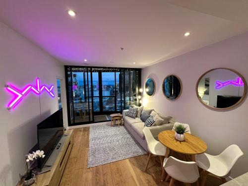 Fortitude Valley Apartment | Fortitude Valley Stylish Comfortable Apartment