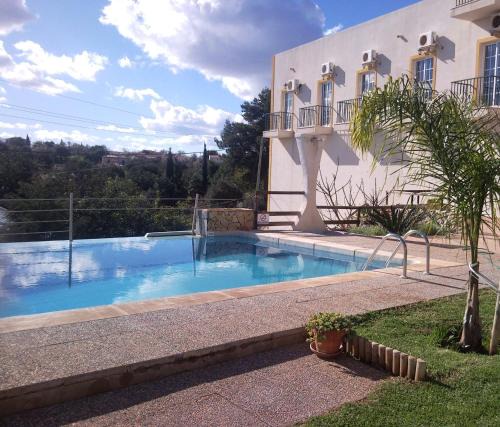 Valados House | Golda Sol