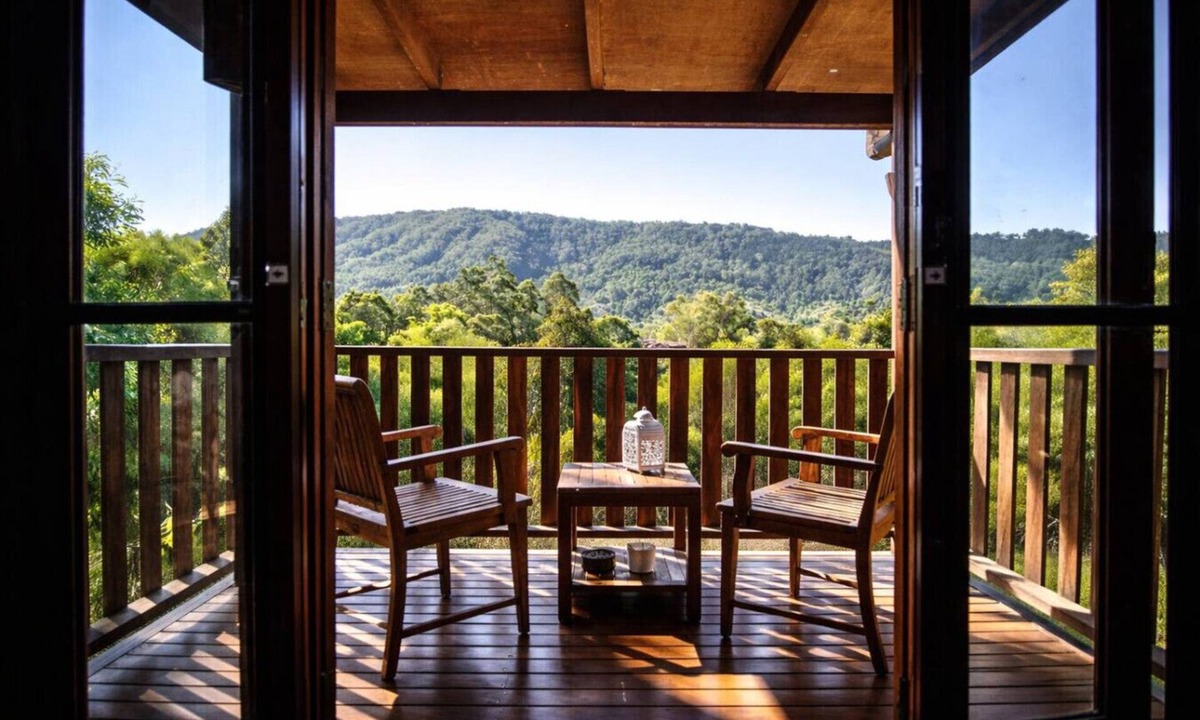 Moreton Bay Region Cottage | Golden Wattle Luxury Cottage & Highland Cows